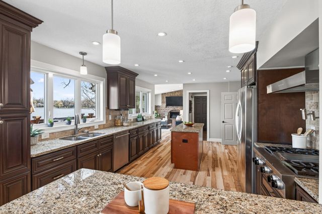 1724 19th Terrace NW, New Brighton, MN 55112