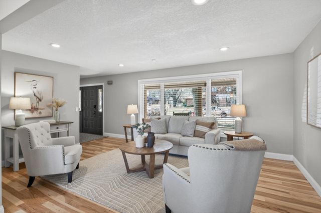 1724 19th Terrace NW, New Brighton, MN 55112