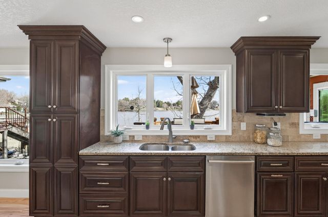 1724 19th Terrace NW, New Brighton, MN 55112