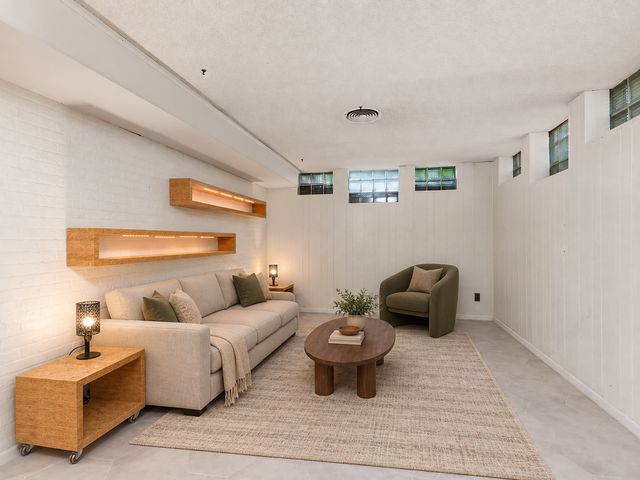 1750 Field Avenue, Saint Paul, MN 55116