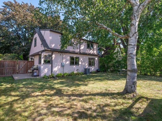 1750 Field Avenue, Saint Paul, MN 55116