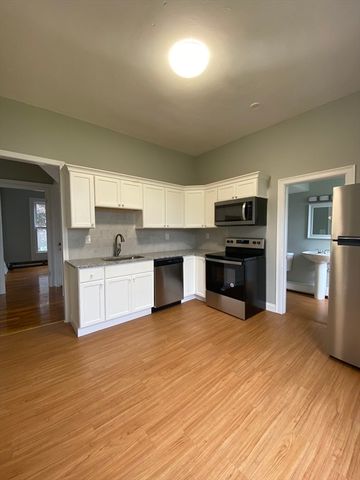 50 Congress St 1, Milford, MA 01757