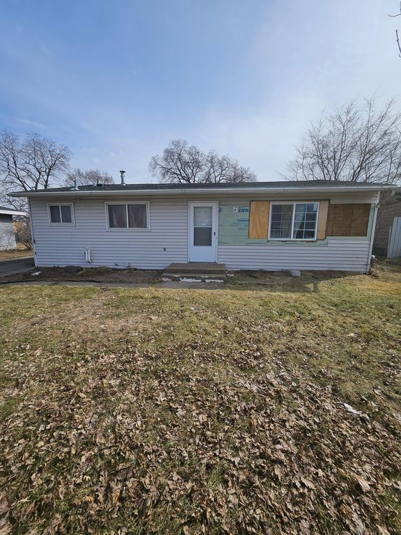 6430 Girard Avenue N, Brooklyn Center, MN 55430