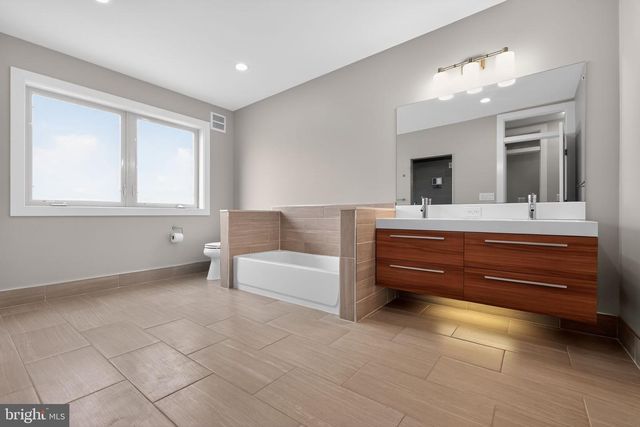 2664 MARTHA ST, Philadelphia, PA 19125
