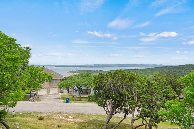 665 LAKE FRST, Canyon Lake, TX 78133