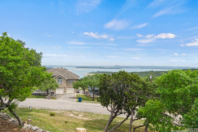 665 LAKE FRST, Canyon Lake, TX 78133