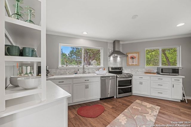 665 LAKE FRST, Canyon Lake, TX 78133