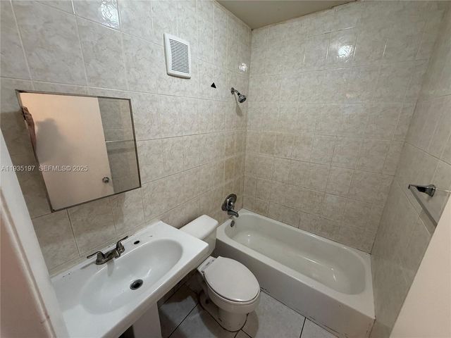 8203 NW 5th Ct 8203, Miami, FL 33150