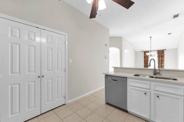135 Snug Harbor Drive, Conroe, TX 77356