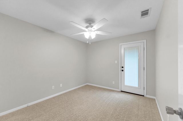 135 Snug Harbor Drive, Conroe, TX 77356