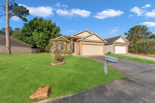 135 Snug Harbor Drive, Conroe, TX 77356