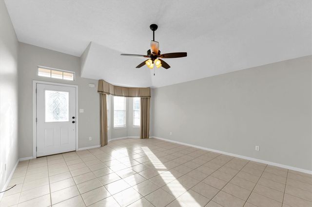 135 Snug Harbor Drive, Conroe, TX 77356
