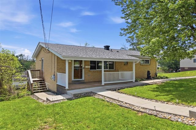 12000 Lee Dr, North Huntingdon, PA 15642