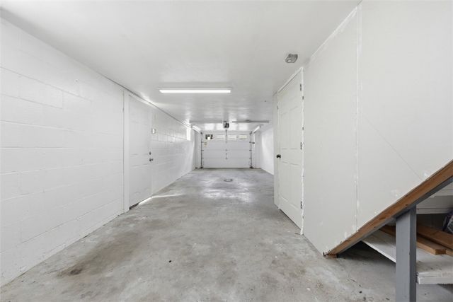 12000 Lee Dr, North Huntingdon, PA 15642