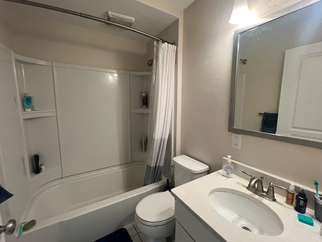 56 Humphrey Street 04-1, Swampscott, MA 01907