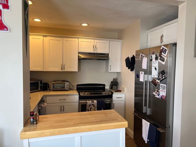 56 Humphrey Street 04-1, Swampscott, MA 01907