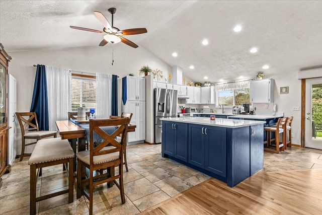 1258 Joshua Court, Central Point, OR 97502