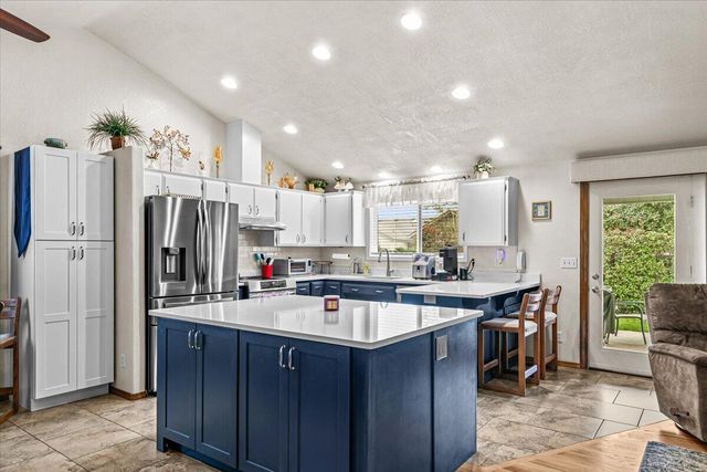 1258 Joshua Court, Central Point, OR 97502