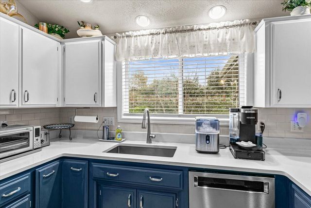 1258 Joshua Court, Central Point, OR 97502