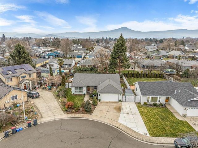 1258 Joshua Court, Central Point, OR 97502