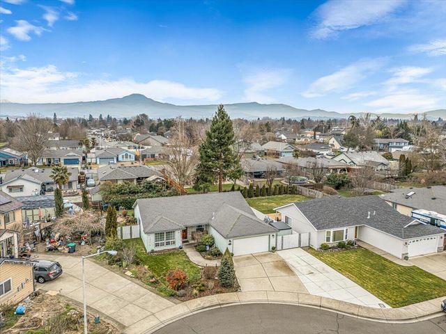 1258 Joshua Court, Central Point, OR 97502