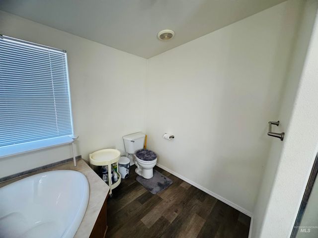 1535 Windmere Dr., Mountain Home, ID 83647