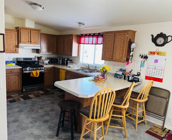 1535 Windmere Dr., Mountain Home, ID 83647