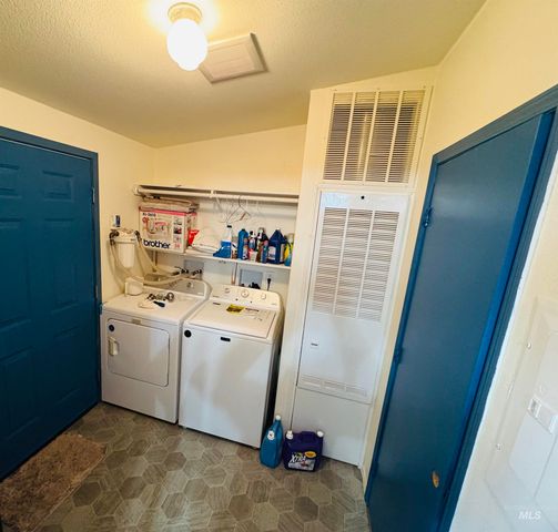 1535 Windmere Dr., Mountain Home, ID 83647