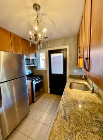 3701 W North Shore Avenue, Lincolnwood, IL 60712