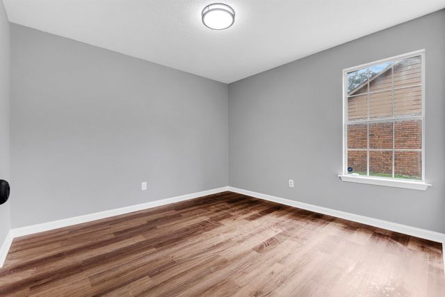 2568 PARKVIEW DR, Memphis, TN 38128