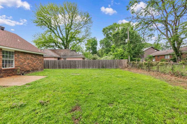 2568 PARKVIEW DR, Memphis, TN 38128