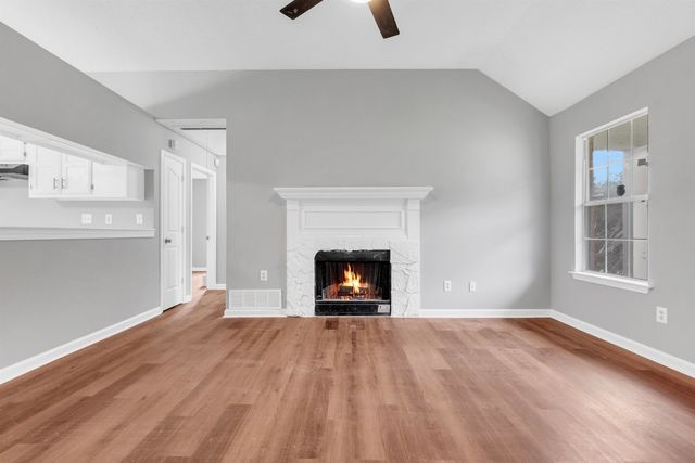 2568 PARKVIEW DR, Memphis, TN 38128