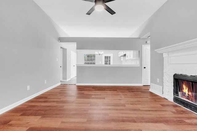 2568 PARKVIEW DR, Memphis, TN 38128