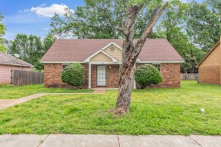 2568 PARKVIEW DR, Memphis, TN 38128