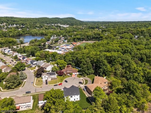 24 Richard Scott Ct, Haledon Boro, NJ 07508