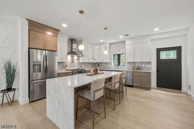 24 Richard Scott Ct, Haledon Boro, NJ 07508