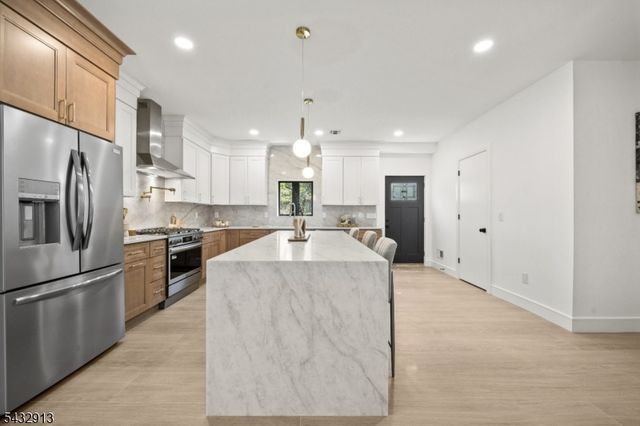 24 Richard Scott Ct, Haledon Boro, NJ 07508