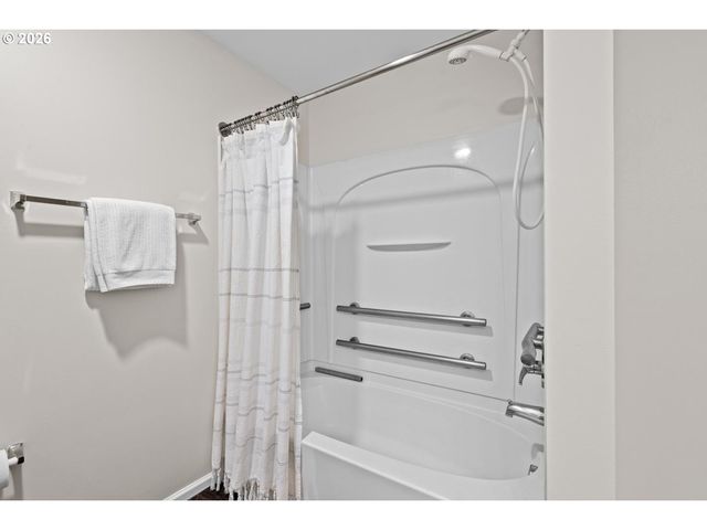 701 COLUMBIA St 515, Vancouver, WA 98660