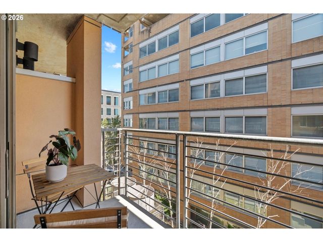 701 COLUMBIA St 515, Vancouver, WA 98660