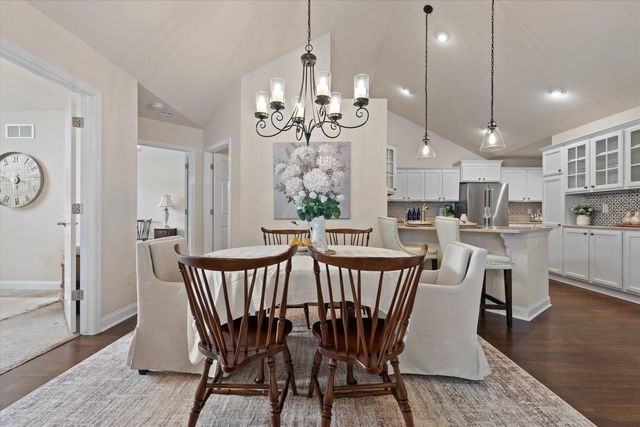 1013 Ann Marie WAY, Oconomowoc, WI 53066