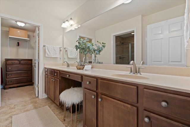 1013 Ann Marie WAY, Oconomowoc, WI 53066