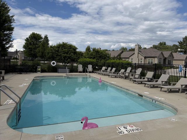 1013 Ann Marie WAY, Oconomowoc, WI 53066