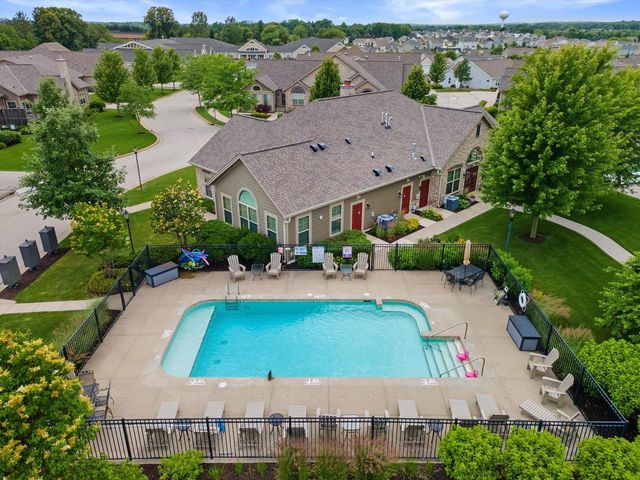 1013 Ann Marie WAY, Oconomowoc, WI 53066