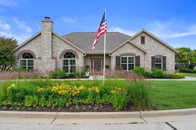 1013 Ann Marie WAY, Oconomowoc, WI 53066