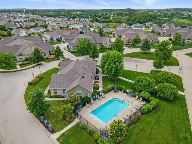 1013 Ann Marie WAY, Oconomowoc, WI 53066
