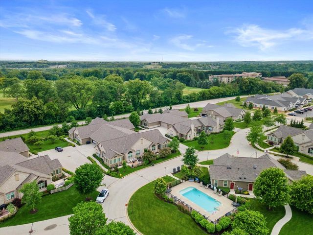1013 Ann Marie WAY, Oconomowoc, WI 53066
