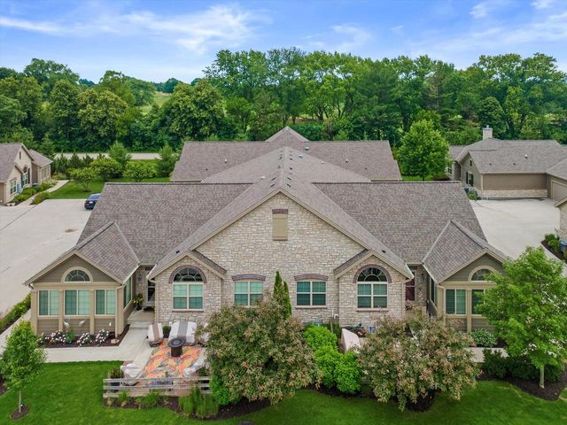 1013 Ann Marie WAY, Oconomowoc, WI 53066
