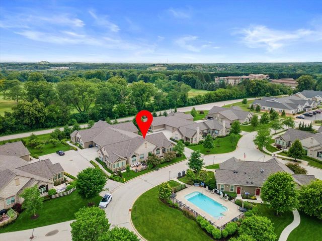 1013 Ann Marie WAY, Oconomowoc, WI 53066