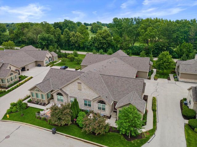 1013 Ann Marie WAY, Oconomowoc, WI 53066