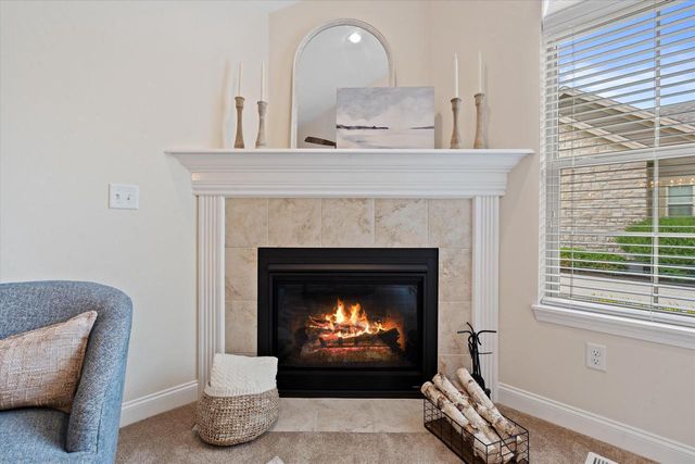 1013 Ann Marie WAY, Oconomowoc, WI 53066